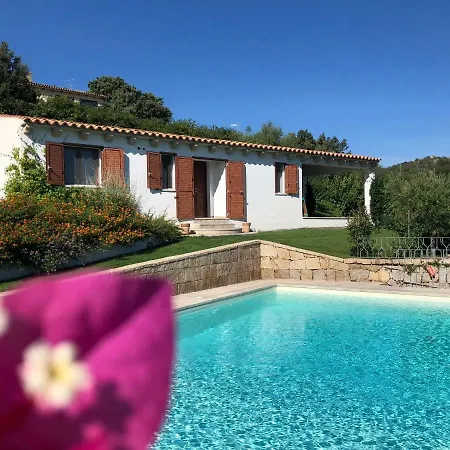 Villa Baja Sardinia فيلة